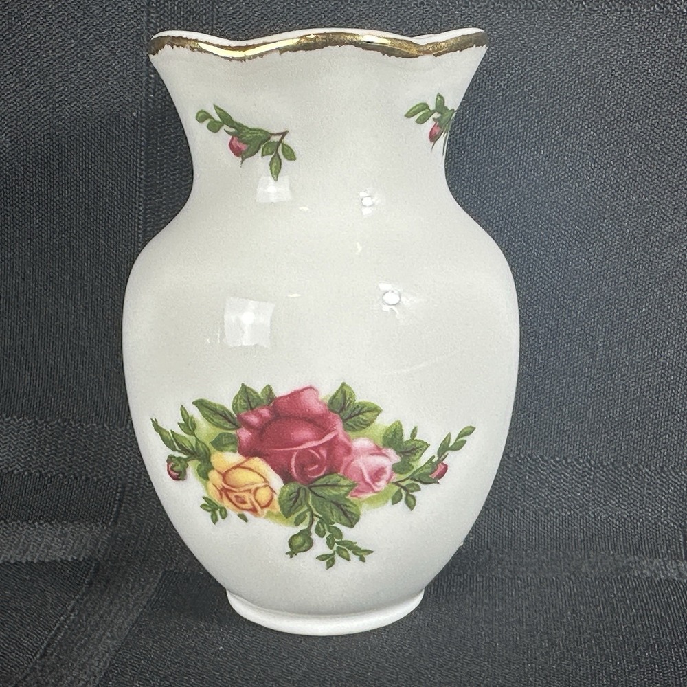 Royal Albert Old Country Roses Small Bud Vase Mini Gold Trim - Picture 10 of 10